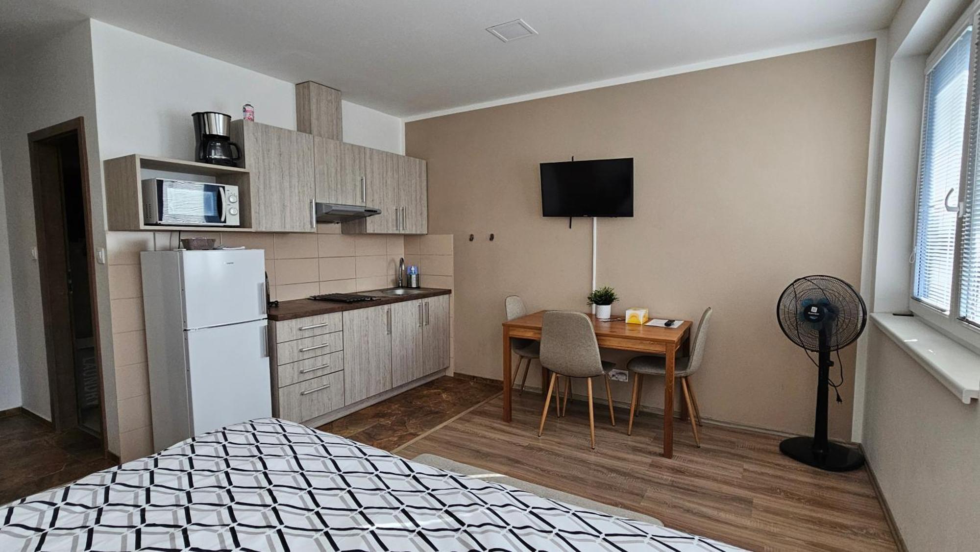 Rezidence Belehradska Apartment Most Exterior photo